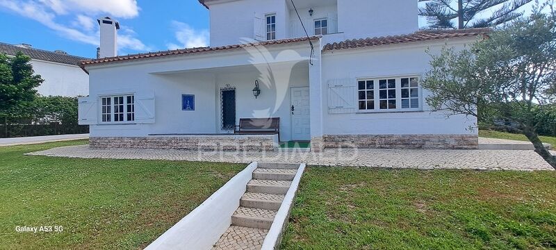 House V5 Isolated Corroios Seixal - swimming pool, store room, barbecue, garage, green areas, balcony
