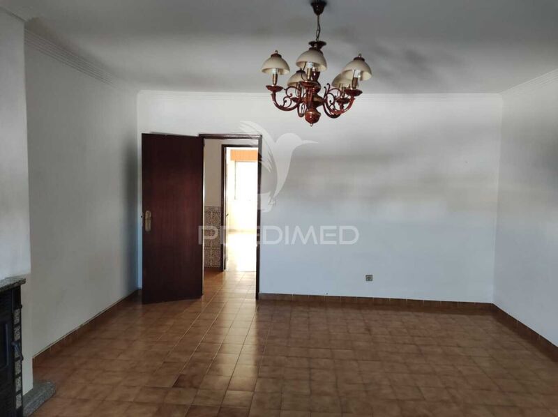 Apartamento T2 em excelente estado Almada - zonas verdes, jardins, varanda