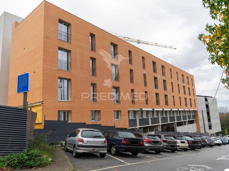Apartment new in a central area 1 bedrooms Azurém Guimarães - parking space, garage