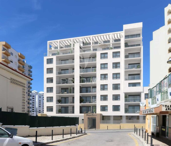Apartamento T2 Moderno Portimão - condomínio, chão radiante, banho turco, painel solar, piscina, ar condicionado