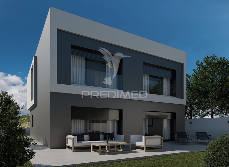 Casa V4 Moderna Meia Via Torres Novas - portão automático, varanda, ar condicionado, jardim, garagem