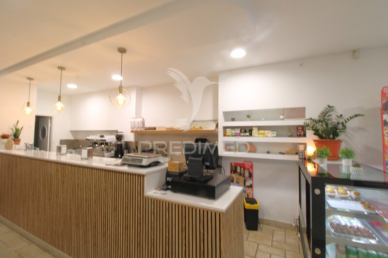 Coffee shop Refurbished in a residential area Ermesinde Valongo - esplanade, storefront