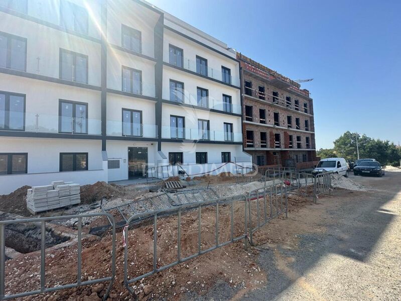 Apartment new under construction 3 bedrooms São Salvador Santarém - garage