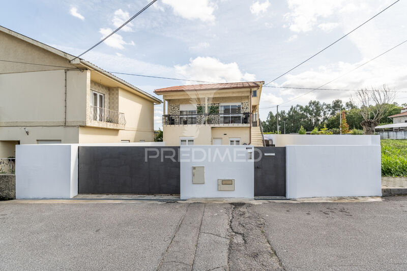 House V4 Vila Verde - terrace, balcony, equipped kitchen, balconies