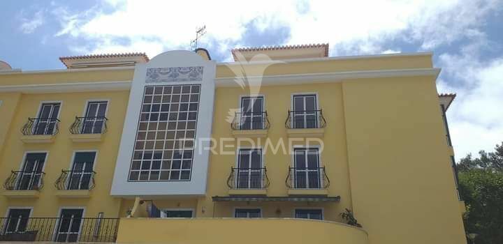 Apartamento no centro T4 Santa Maria e São Miguel Sintra - terraço, parqueamento, aquecimento central, caldeira