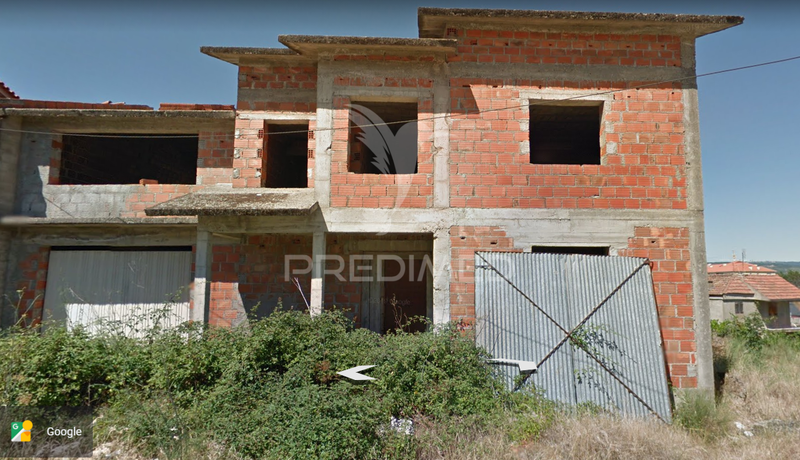 House under construction 4 bedrooms Chaves - barbecue, garage, attic