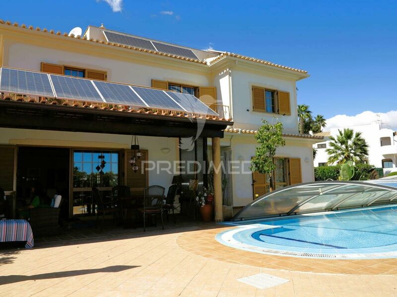 House 4 bedrooms Porches Lagoa (Algarve) - solar panels, garage, store room, swimming pool, parking lot, garden