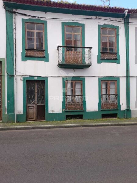 House 7 bedrooms well located São Pedro Angra do Heroísmo