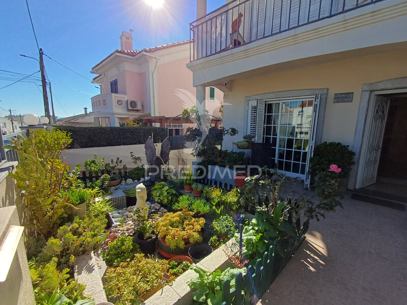 Moradia Isolada V5 Almada - varandas, sótão, jardim, garagem, ar condicionado