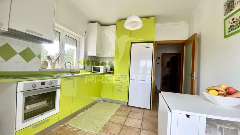Apartment T2 Caldas da Rainha - lots of natural light, swimming pool, gated community, kitchen, air conditioning, double glazing, great location, balcony, barbecue, garage