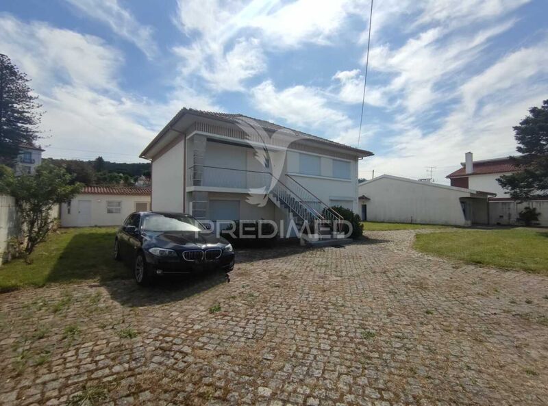 House V4 Areosa Viana do Castelo - garage, balconies, balcony, equipped kitchen, barbecue, garden