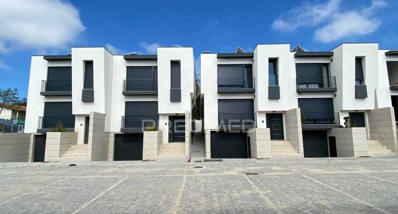 House V3 nueva Esposende - central heating, double glazing, fireplace, boiler, excellent location, solar panels, swimming pool