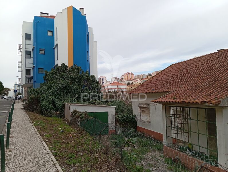 Terreno Urbano com 800m2 Algueirão-Mem Martins Sintra - zona sossegada
