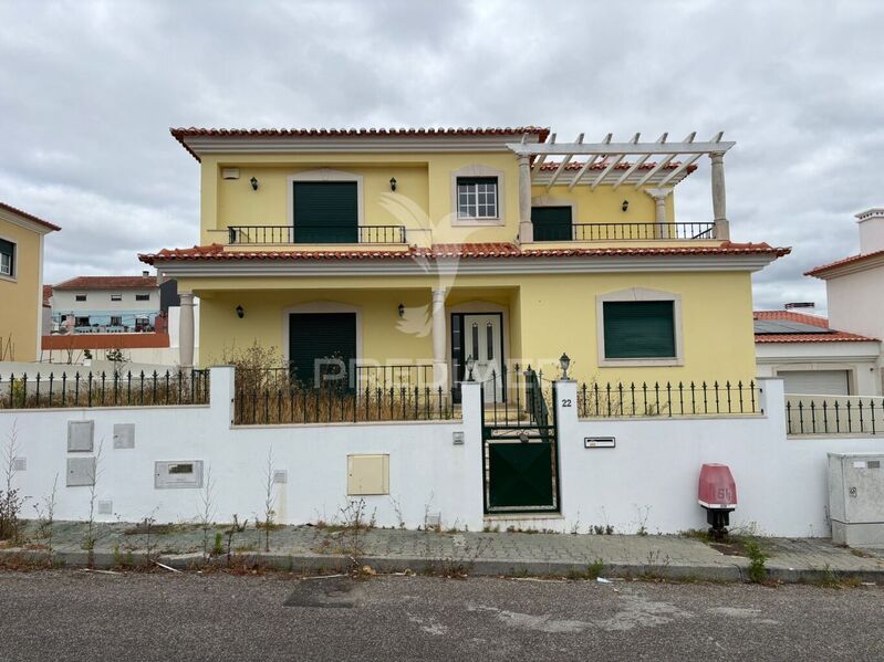 Moradia V4 Bombarral - garagem, terraço