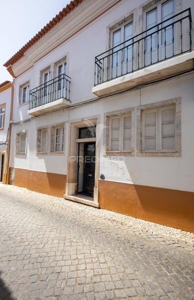 Apartamento T2 Remodelado no centro Vila Viçosa - arrecadação, vidros duplos, terraço, varanda