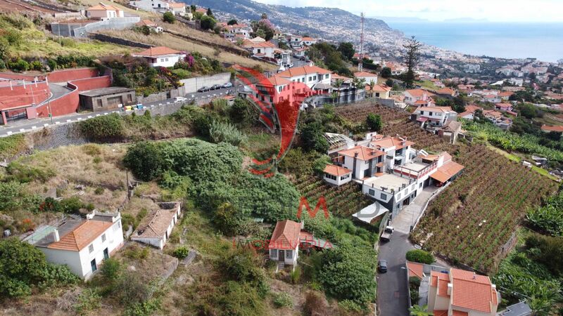 Terreno com 1180m2 Santo António Funchal para vender - bons acessos
