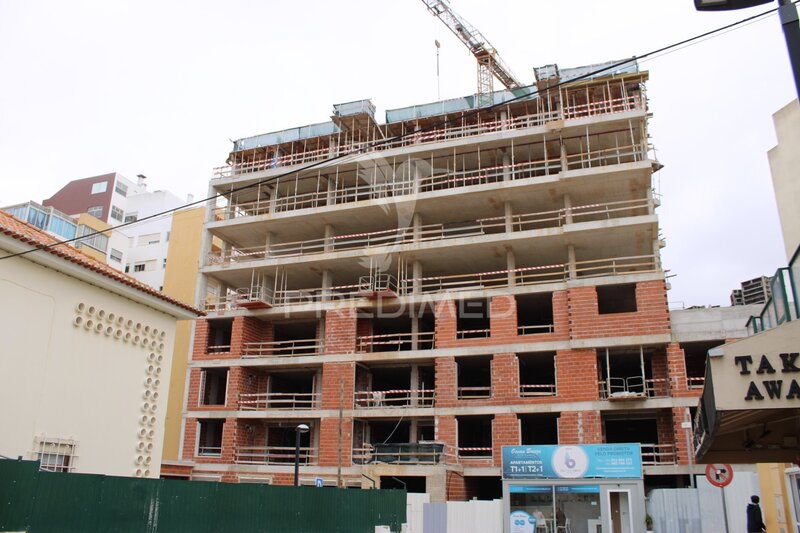 Apartamento Moderno T2 Portimão - chão radiante, ar condicionado, banho turco, piscina, condomínio privado, painel solar