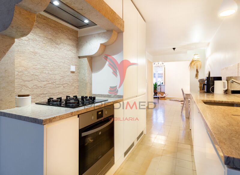 Venda Apartamento T2 Renovado no centro Areeiro Lisboa - vidros duplos, cozinha equipada, jardim