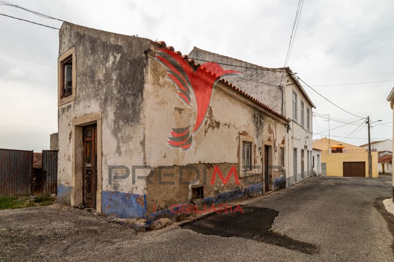 Prédio para restaurar Maiorga Alcobaça para vender - logradouro