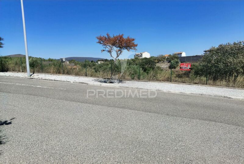 Plot with 414.50sqm Alcanena - mains water, construction viability, great location, water