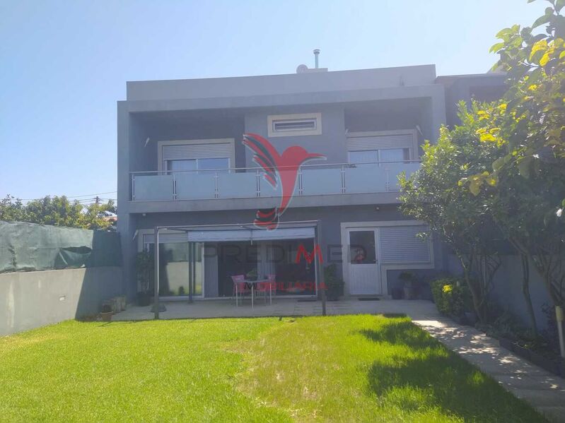House Modern V4 Matosinhos - central heating, barbecue, solar panels, garage, terrace, garden, double glazing, alarm