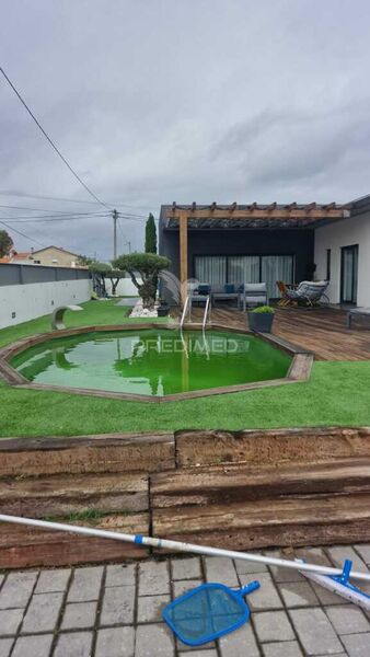 Casa Térrea V3 Alcobaça - piscina, vidros duplos, ar condicionado, lareira, bbq