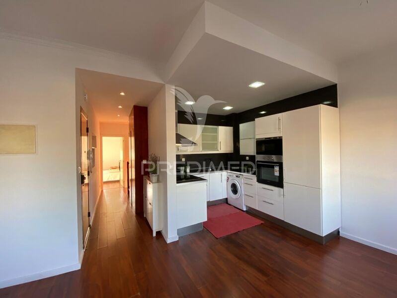 Apartamento T2 Loures - excelente vista, varanda, sótão