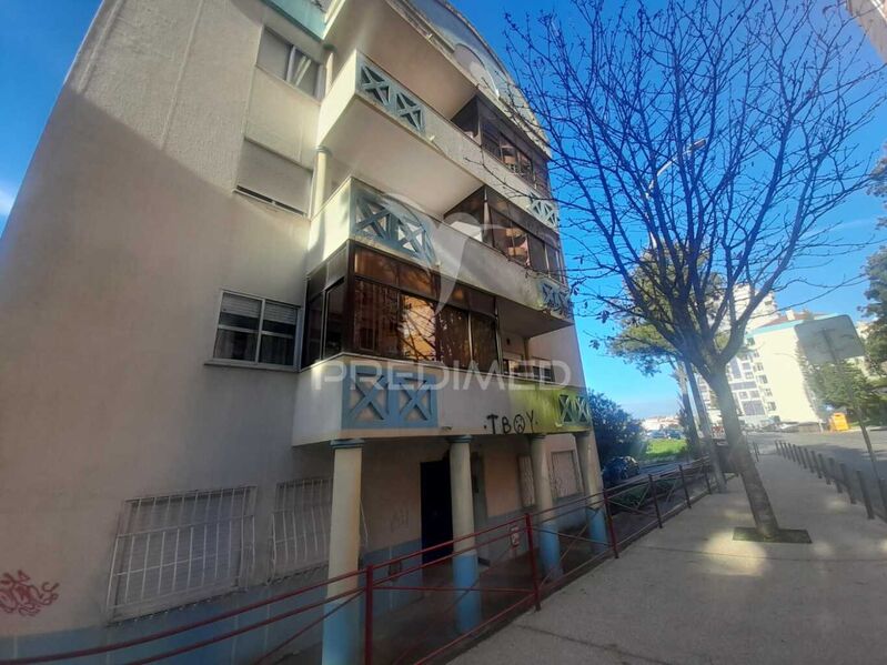 Apartamento Remodelado T2 Algueirão-Mem Martins Sintra - arrecadação
