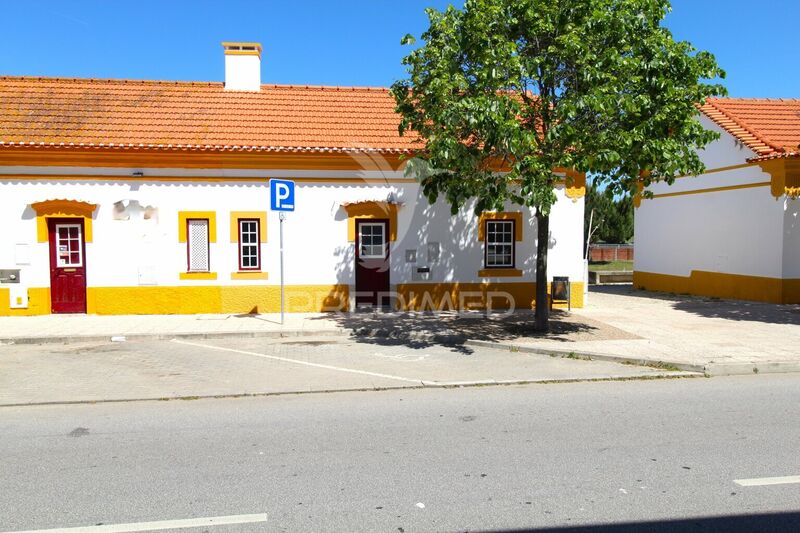 Loja no centro Sines - espaço amplo, detector de fumos