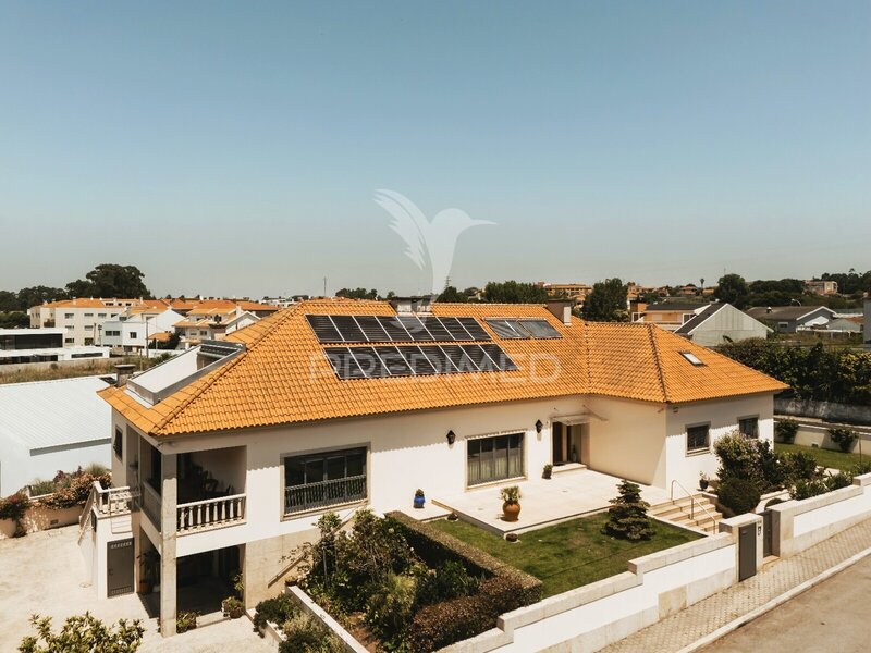 Moradia T5 em Miramar - Vila Nova de Gaia