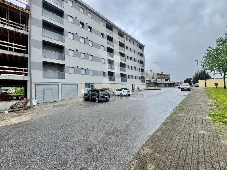 Apartamento novo em construção T2 São Vicente Braga - garagem, ar condicionado, r/c, muita luz natural, lugar de garagem, varanda, zona calma