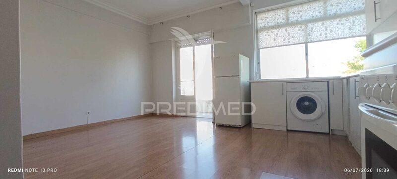 Apartamento Moderno bem localizado T2 Setúbal - varandas, cozinha equipada