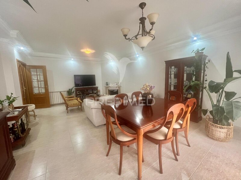 Apartamento T3 bien ubicado Barreiro - aire acondicionado, balcón, chimenea, garaje, aparcamiento