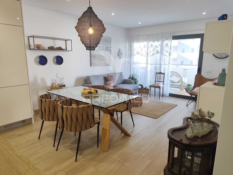 Apartment 3 bedrooms Portimão - gated community, air conditioning, balcony, garage, swimming pool, garden