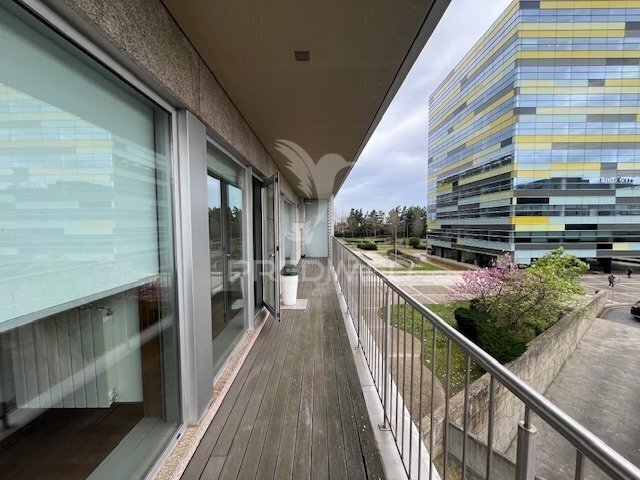 Apartamento T2 Vila Nova de Gaia - sauna, condomínio fechado, banho turco, piscina, varandas, lugar de garagem, equipado