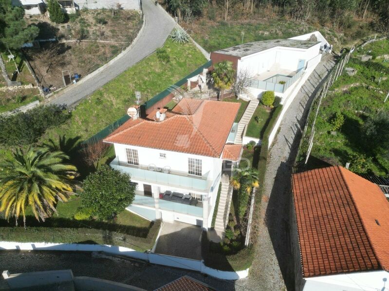 House V3 Golães Fafe - central heating, swimming pool, garage, alarm, barbecue, garden, double glazing
