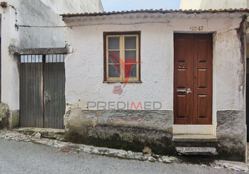 House 2 bedrooms in the center Amiais de Baixo Santarém