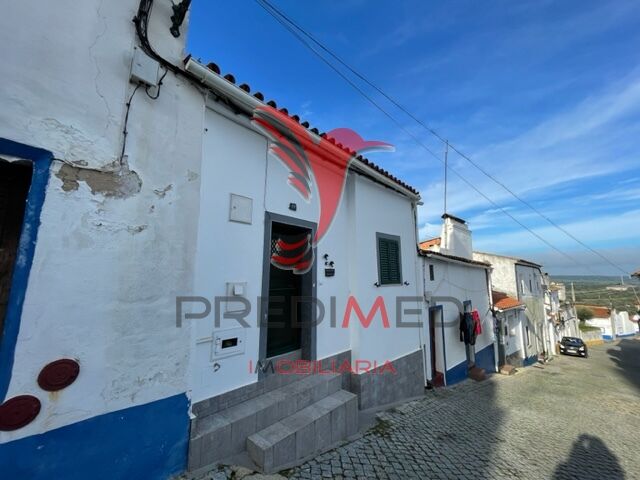 Casa/Vivenda em bom estado V3 Avis - cozinha equipada, zona calma