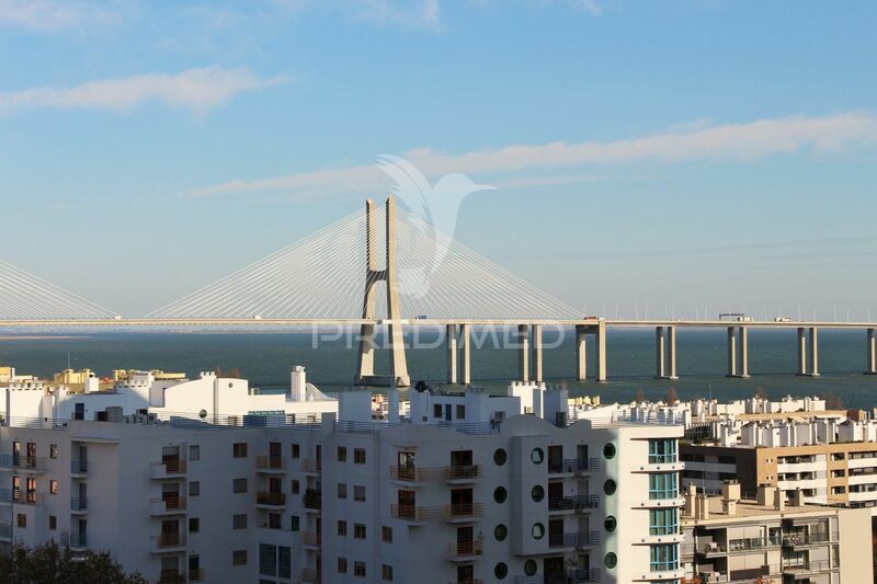 Office new in the center Parque das Nações Lisboa - plenty of natural light, wc, air conditioning