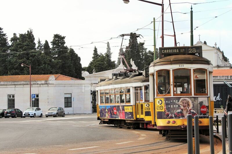 Apartment Refurbished T1 Campo de Ourique Lisboa - air conditioning, garden, lots of natural light, double glazing, great location