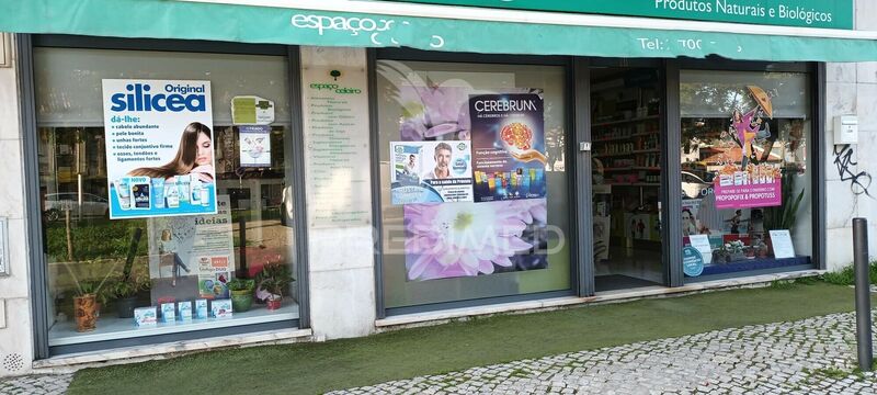 Shop Loures - wc, meeting room, storefront