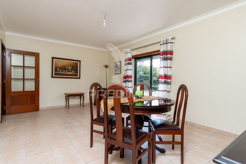 Apartamento T3 Caldas da Rainha - mobilado, bbq, marquise, 1º andar, varanda