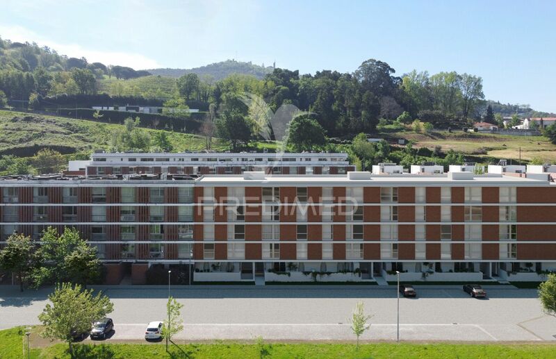 Apartamento T1 novo Costa Guimarães