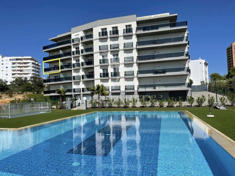 Apartamento T2 de luxo Portimão - piscina, chão radiante, ar condicionado, painel solar, vista mar, condomínio privado, varandas