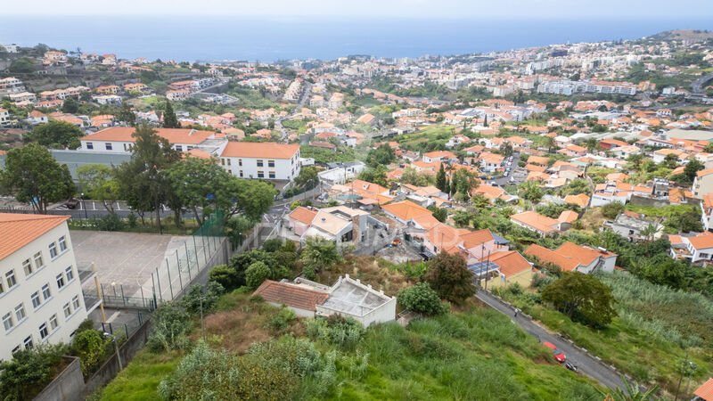 Moradia V3 Térrea para renovação São Roque Funchal - vista mar