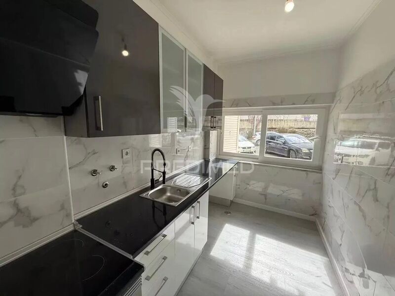 Apartamento Remodelado T2 Oeiras - varanda, arrecadação