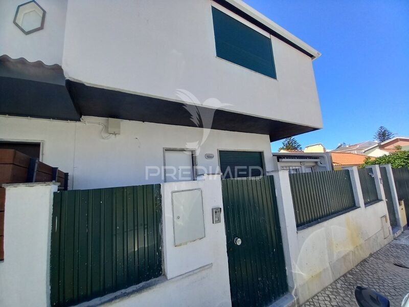 House Refurbished 3 bedrooms Cascais - balcony, double glazing, barbecue, heat insulation, green areas, fireplace