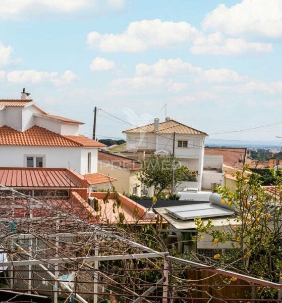Casa Comercial Almada