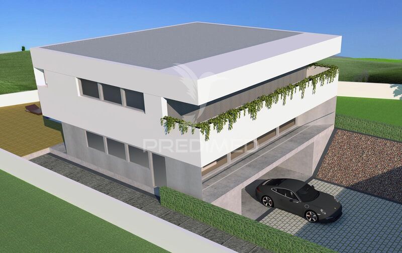 Terreno com 664.10m2 Vila Nova de Gaia - água, garagem