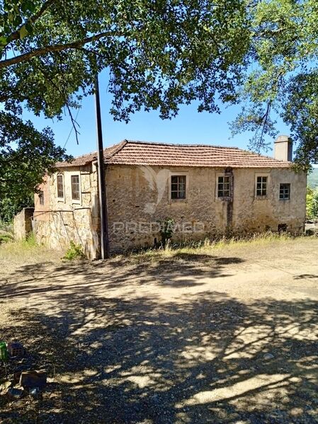 Moradia Típica no centro Graça Pedrógão Grande